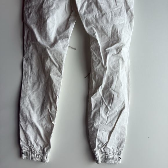 Maniere De Voir Cargo Pants With Bungee Cord White - Picture 11 of 11